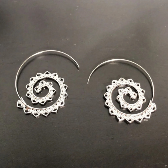 Spiral Gear Heart Shape Women Party Hoop Earrings Jewelry Accessories - Picture 5 of 5